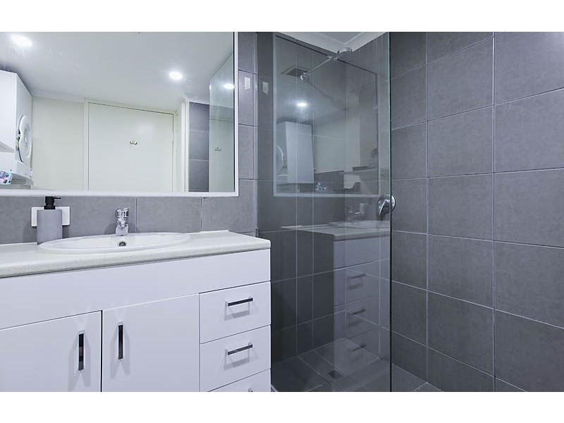 8/17 Genoa Street, Surfers Paradise QLD 4217