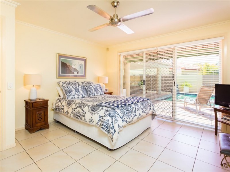 21 Moonraker Street, Clear Island Waters QLD 4226