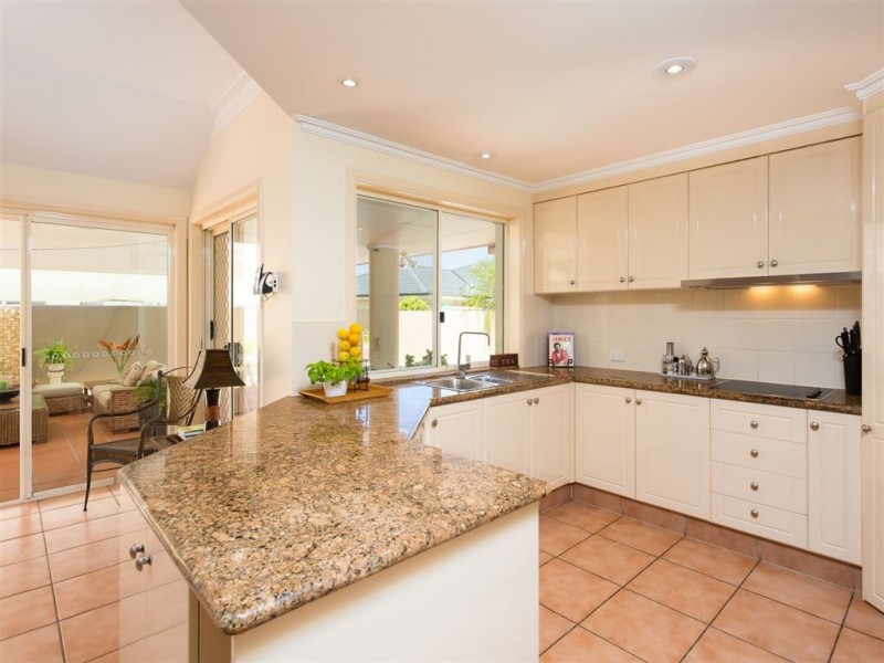 21 Moonraker Street, Clear Island Waters QLD 4226