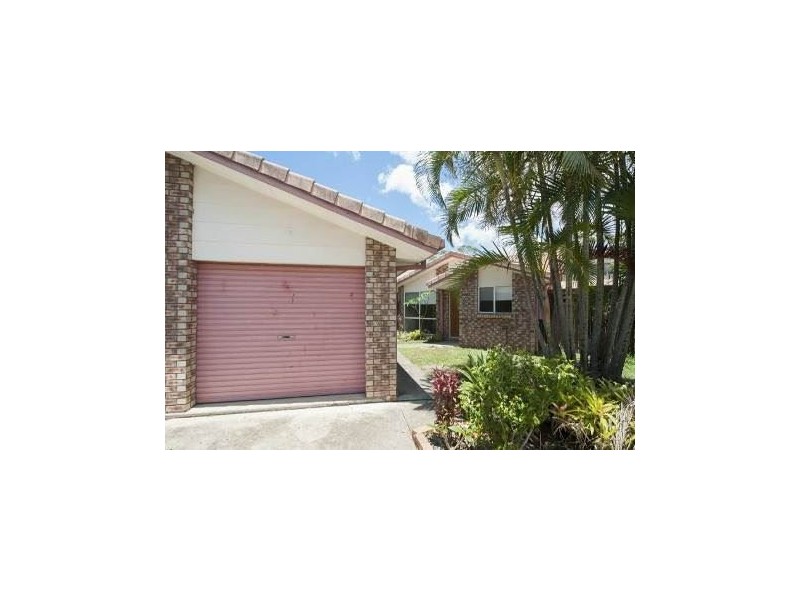 2/10 Clovelly Place, Labrador QLD 4215