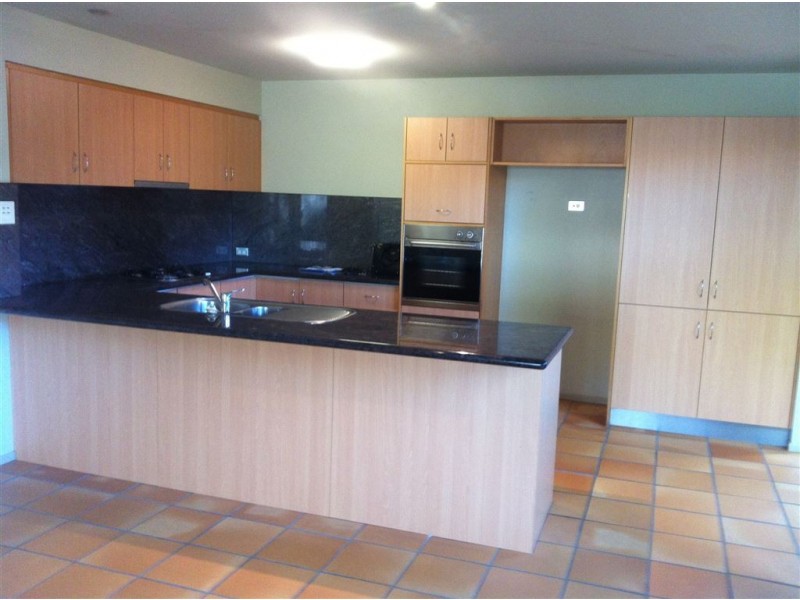 1/12 Greer Terrace, Southport QLD 4215