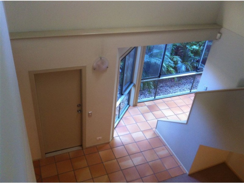 1/12 Greer Terrace, Southport QLD 4215