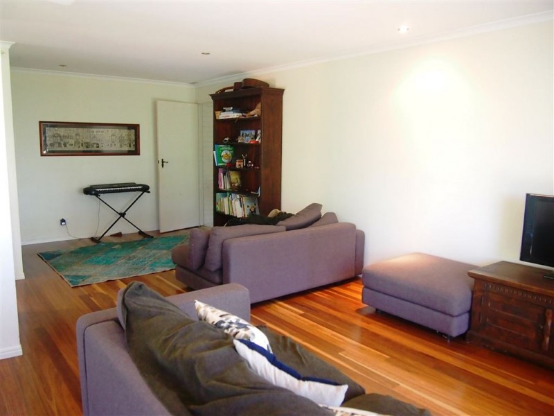 7 Wayfarer Avenue, Mermaid Waters QLD 4218