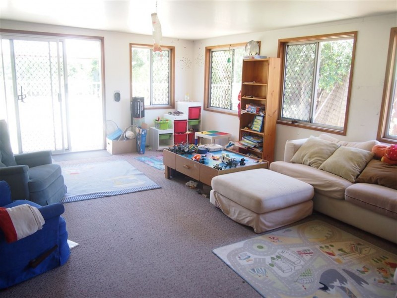7 Wayfarer Avenue, Mermaid Waters QLD 4218