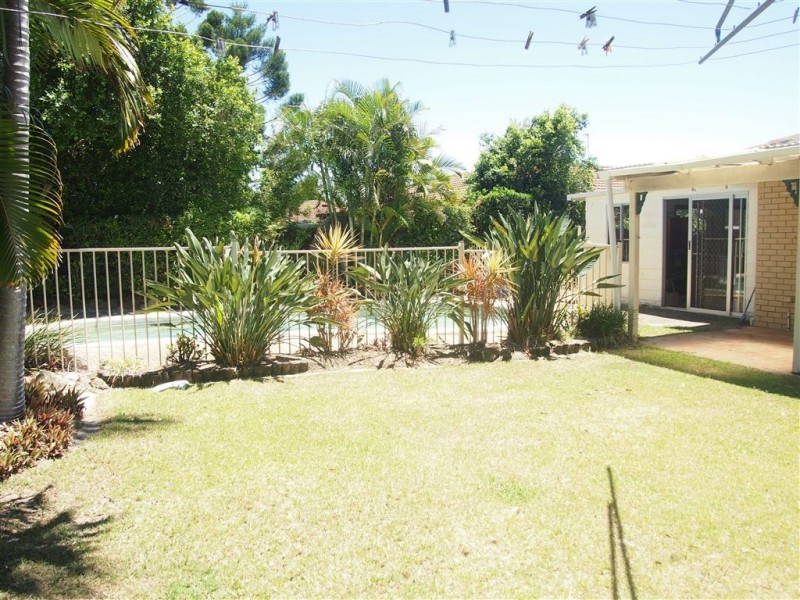 7 Wayfarer Avenue, Mermaid Waters QLD 4218