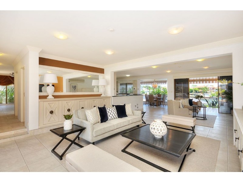 42 Cabana Boulevard, Benowa Waters QLD 4217