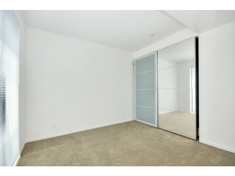 11 Holland Court, Broadbeach Waters QLD 4218