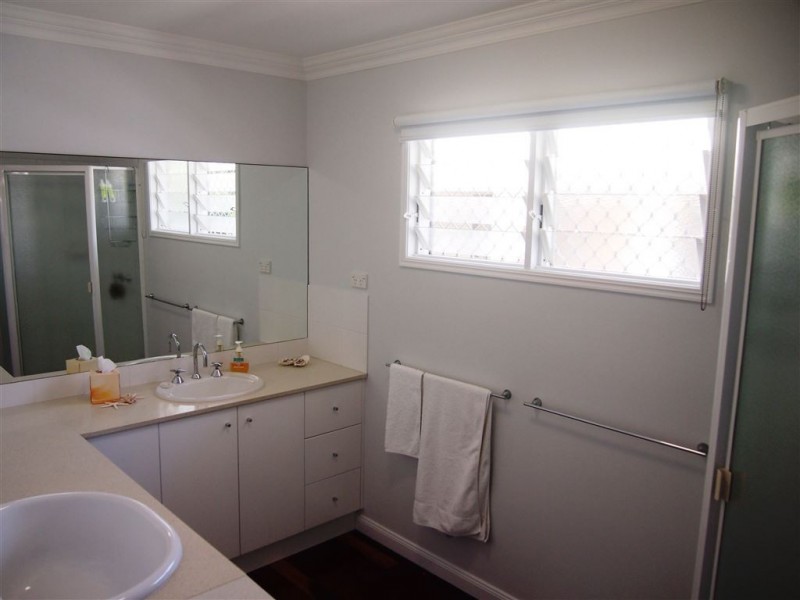 21 Sportsman Avenue, Mermaid Beach QLD 4218