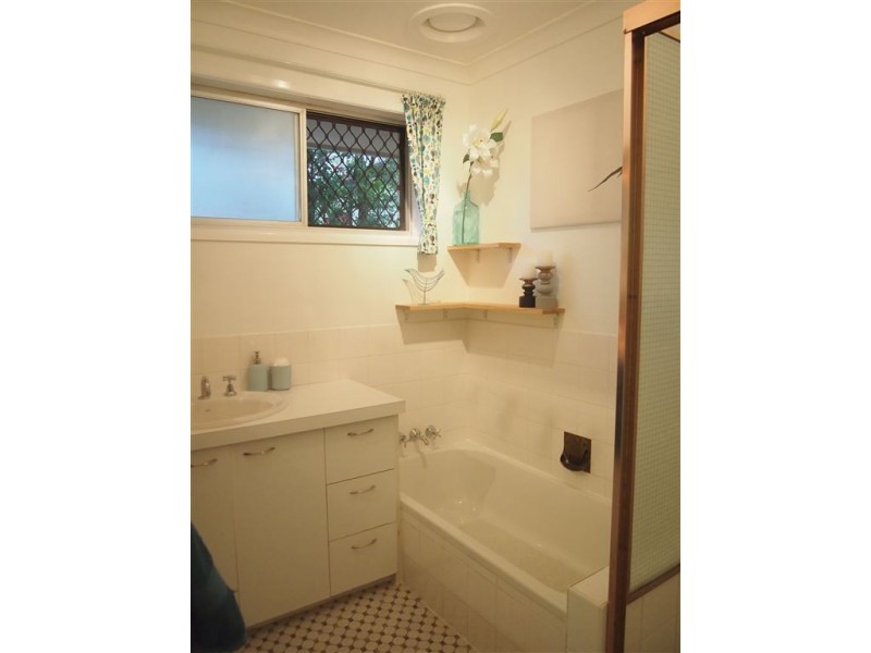 11 Doggett Drive, Miami QLD 4220