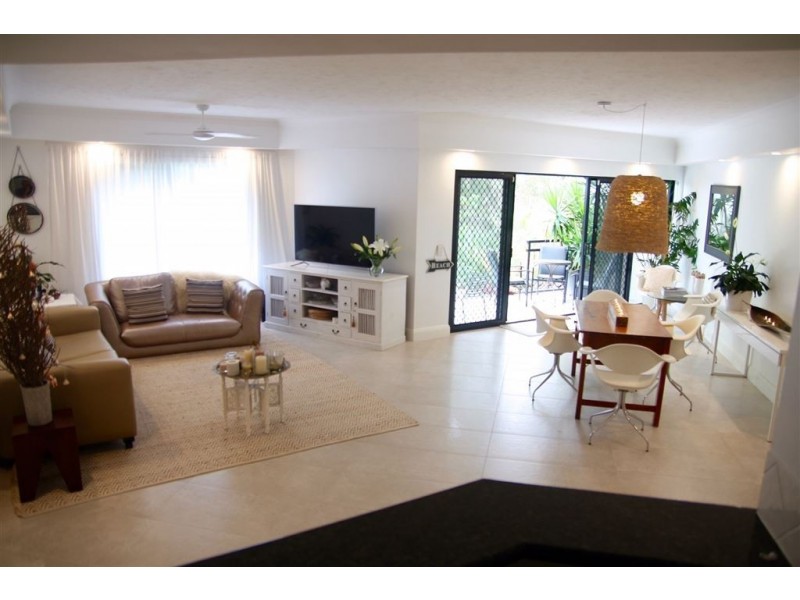 1 Great Hall Drive, Miami QLD 4220