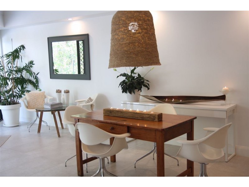 1 Great Hall Drive, Miami QLD 4220