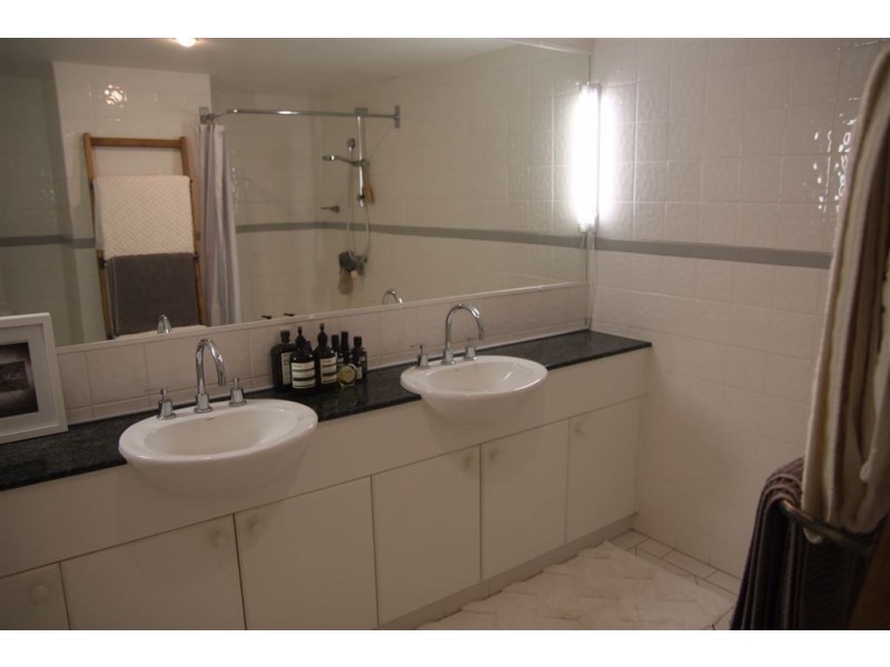 1 Great Hall Drive, Miami QLD 4220