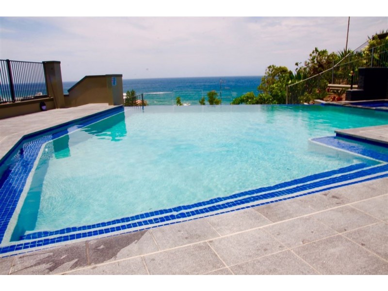 1 Great Hall Drive, Miami QLD 4220