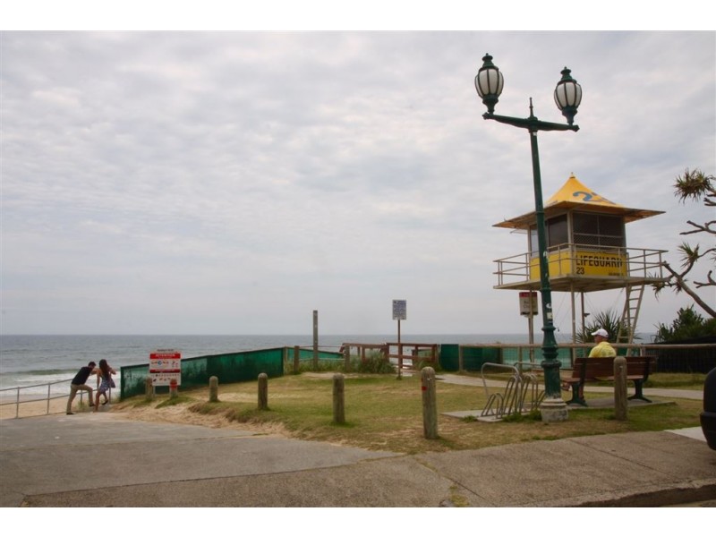 1 Great Hall Drive, Miami QLD 4220