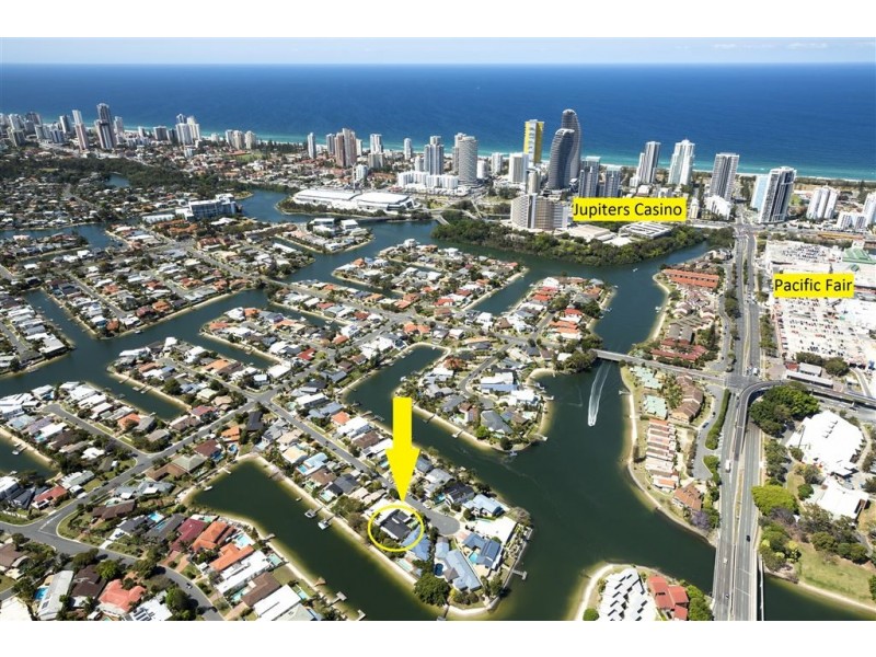 19 Maureen Court, Broadbeach Waters QLD 4218