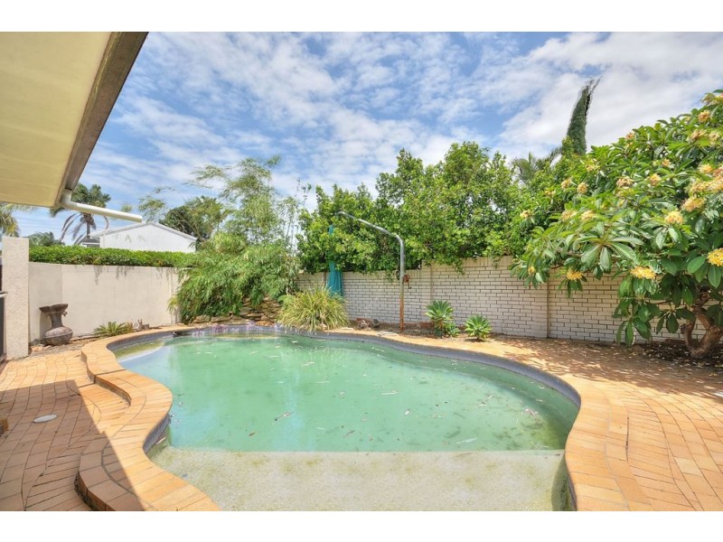 19 Maureen Court, Broadbeach Waters QLD 4218