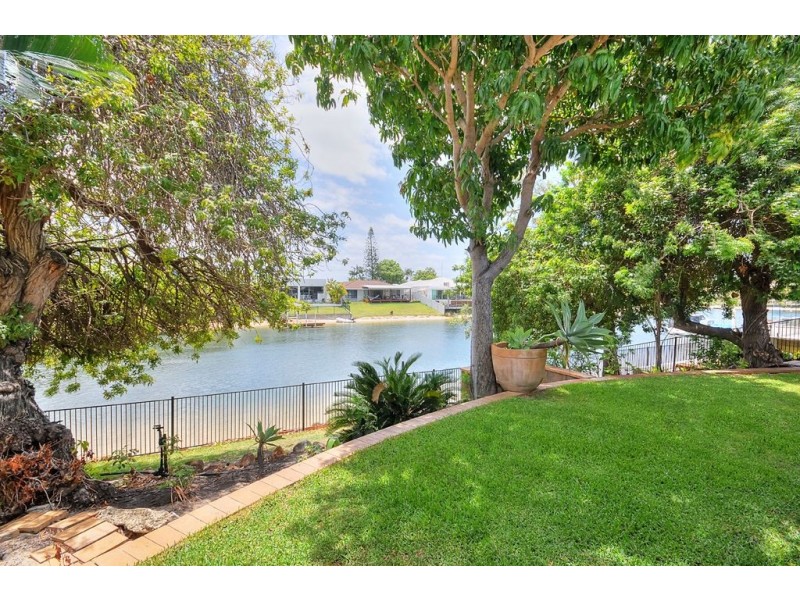 19 Maureen Court, Broadbeach Waters QLD 4218