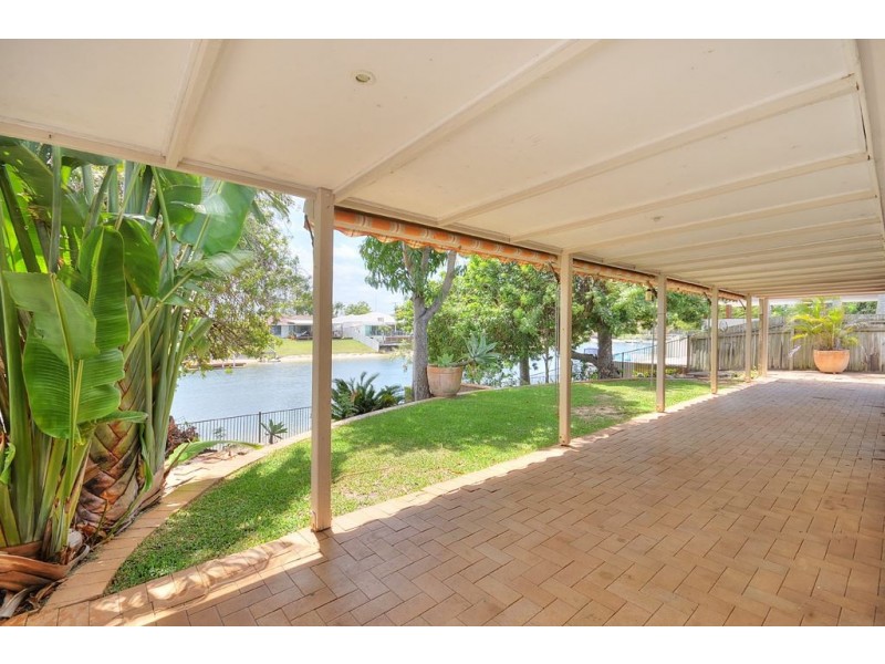 19 Maureen Court, Broadbeach Waters QLD 4218