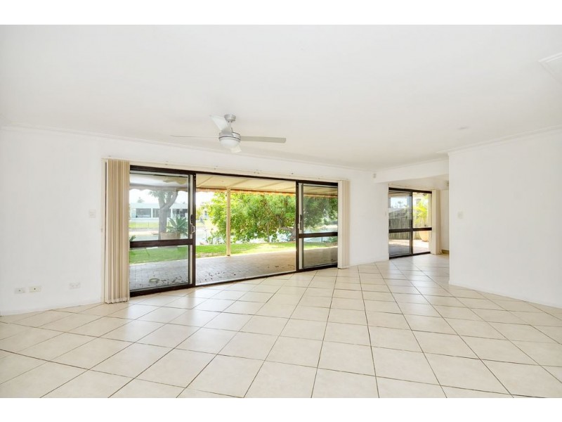 19 Maureen Court, Broadbeach Waters QLD 4218