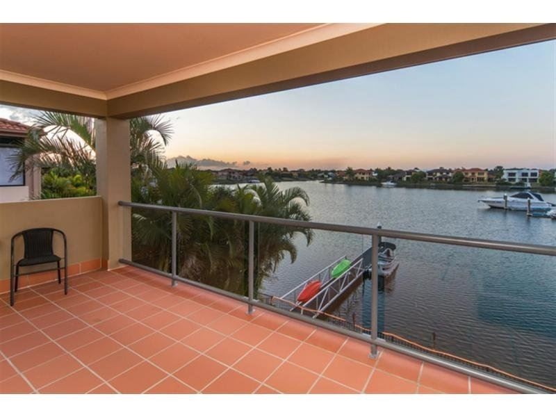 516 Oyster Cove Promenade, Helensvale QLD 4212