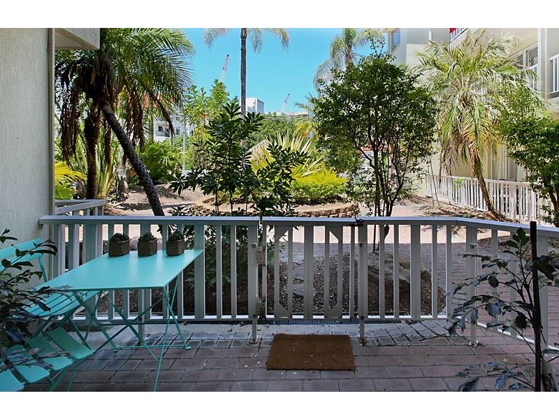 42 Beach Parade, Surfers Paradise QLD 4217