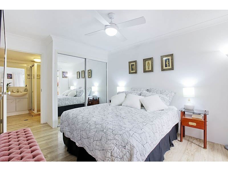 42 Beach Parade, Surfers Paradise QLD 4217