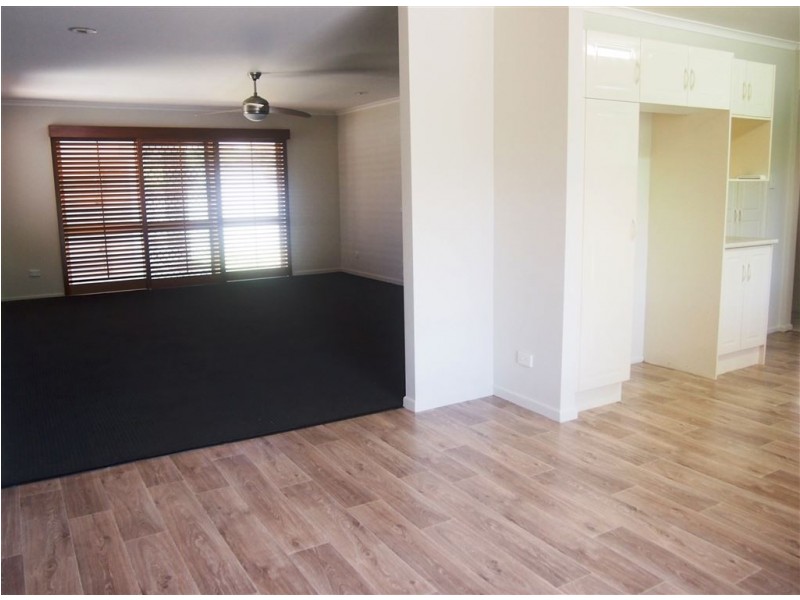 4 Boongala Road, Broadbeach Waters QLD 4218