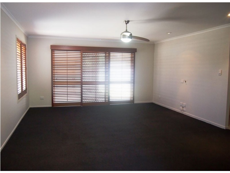 4 Boongala Road, Broadbeach Waters QLD 4218