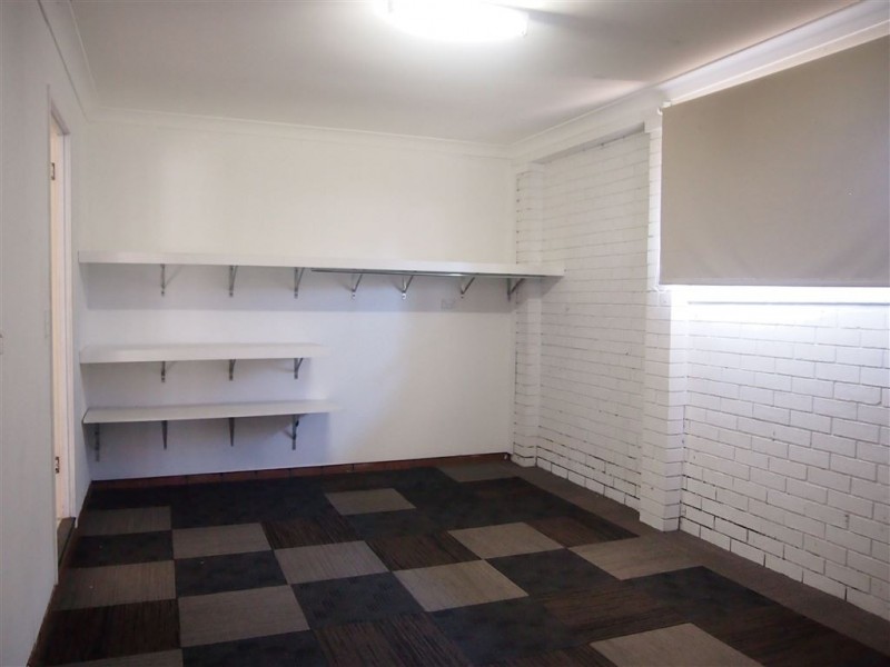 4 Boongala Road, Broadbeach Waters QLD 4218