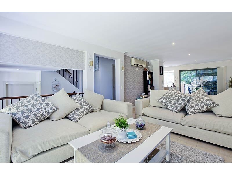 20 Fairway Drive, Clear Island Waters QLD 4226