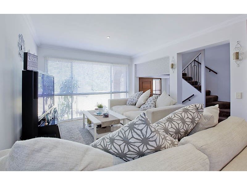 20 Fairway Drive, Clear Island Waters QLD 4226