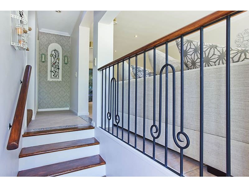 20 Fairway Drive, Clear Island Waters QLD 4226