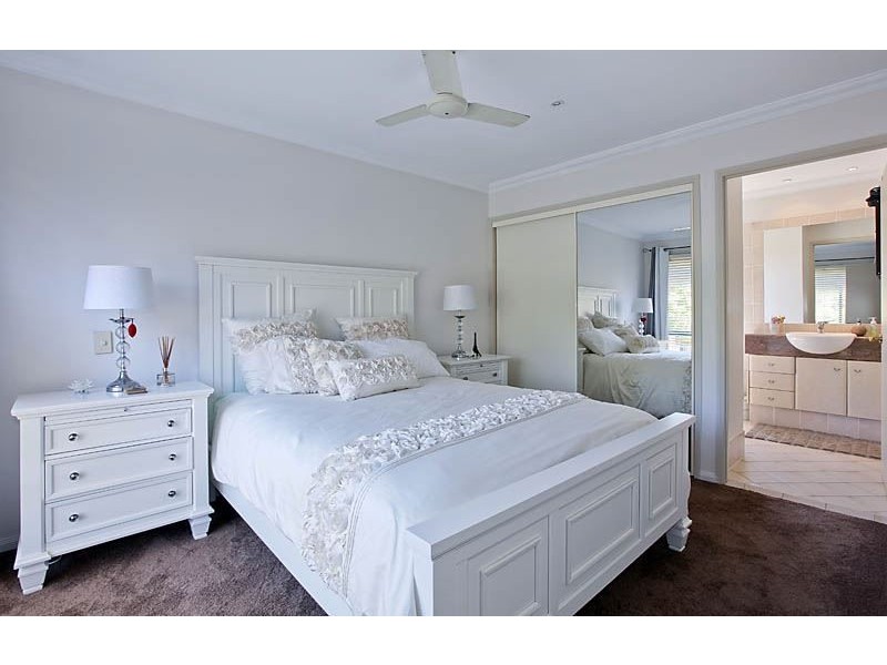 20 Fairway Drive, Clear Island Waters QLD 4226