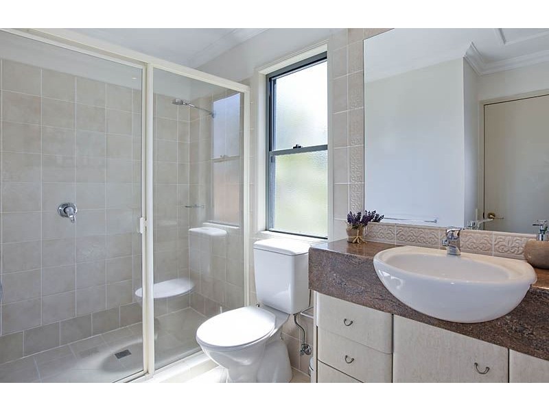 20 Fairway Drive, Clear Island Waters QLD 4226