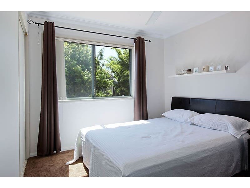 20 Fairway Drive, Clear Island Waters QLD 4226