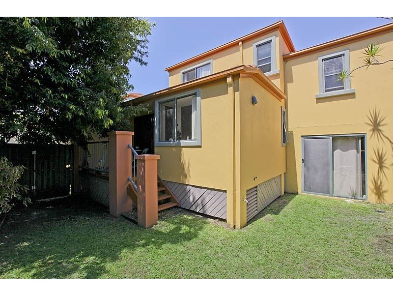 20 Fairway Drive, Clear Island Waters QLD 4226