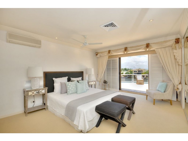 42 Cabana Boulevard, Benowa Waters QLD 4217