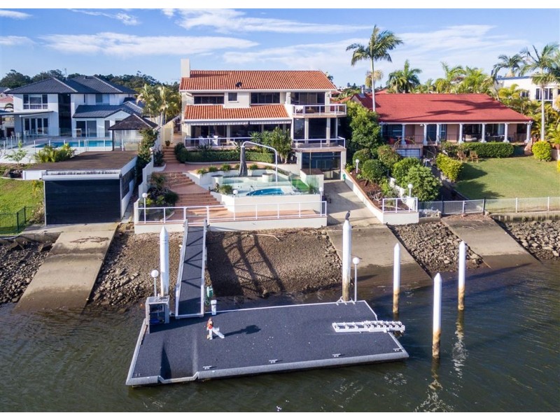 42 Cabana Boulevard, Benowa Waters QLD 4217