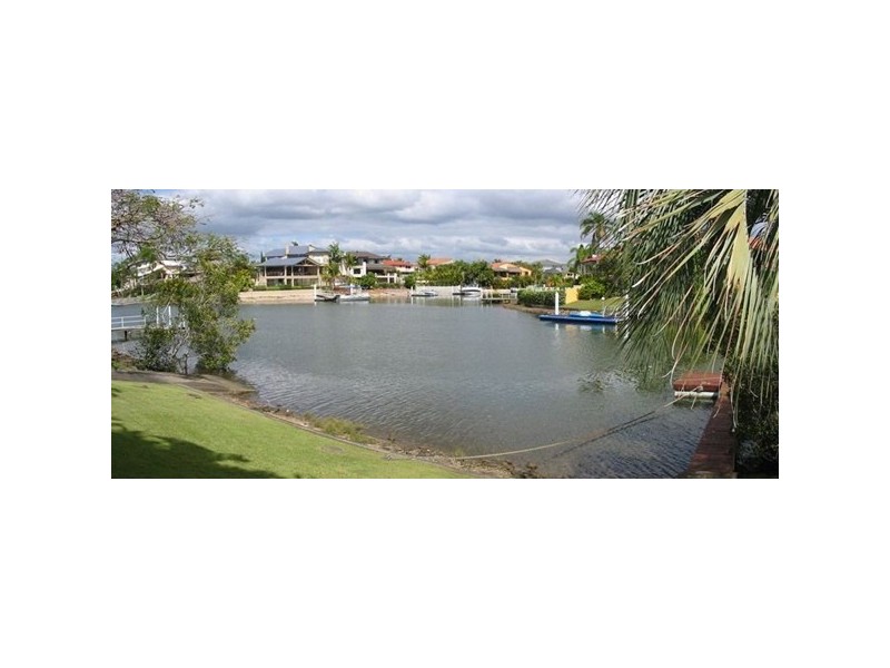 8 Aran Court, Sorrento QLD 4217