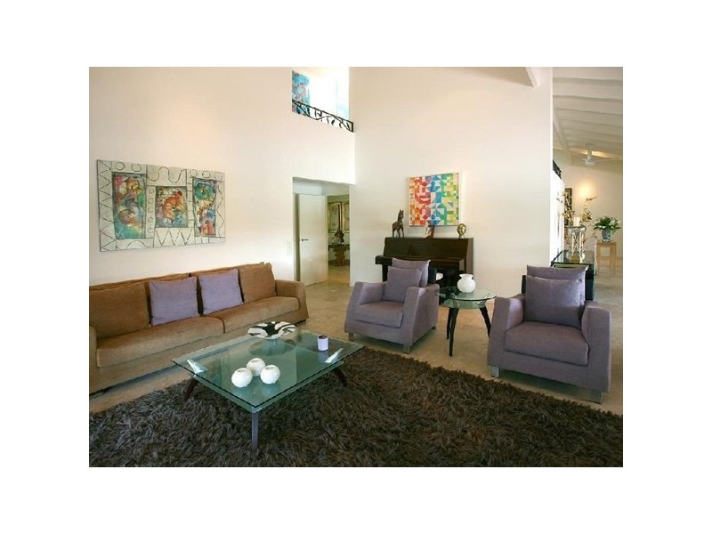 8 Aran Court, Sorrento QLD 4217