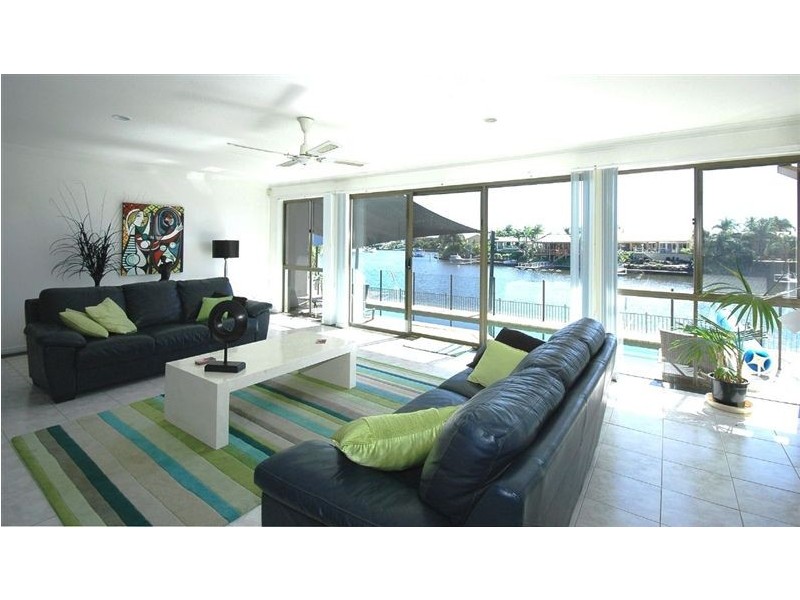 7 Karabella Court, Mermaid Waters QLD 4218