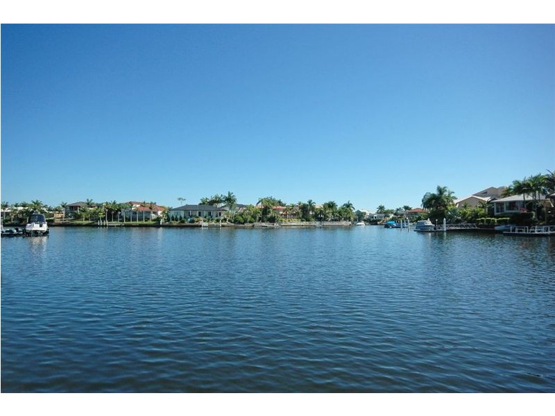 7 Karabella Court, Mermaid Waters QLD 4218