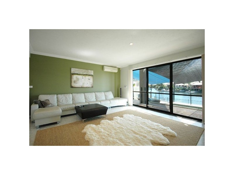 7 Karabella Court, Mermaid Waters QLD 4218