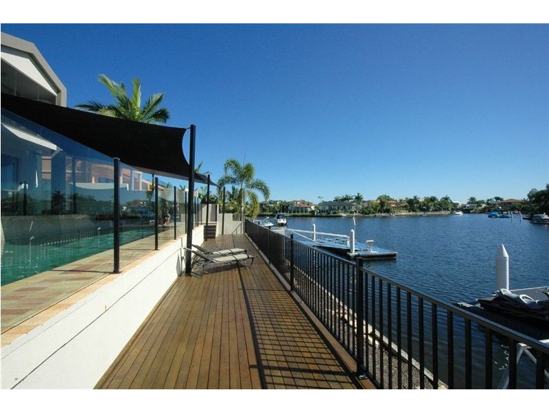 7 Karabella Court, Mermaid Waters QLD 4218