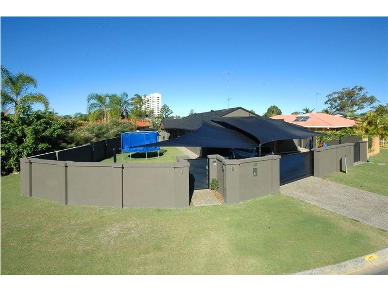 40 Cocos Crescent, Broadbeach Waters QLD 4218