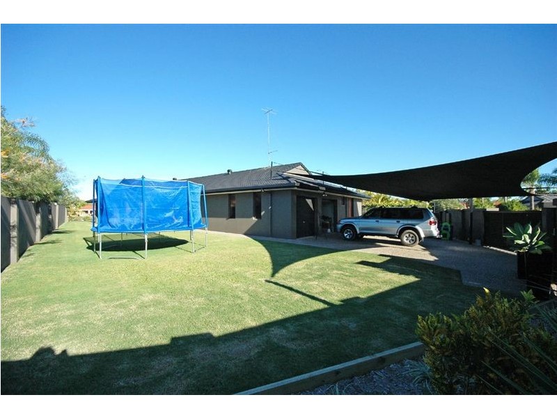 40 Cocos Crescent, Broadbeach Waters QLD 4218