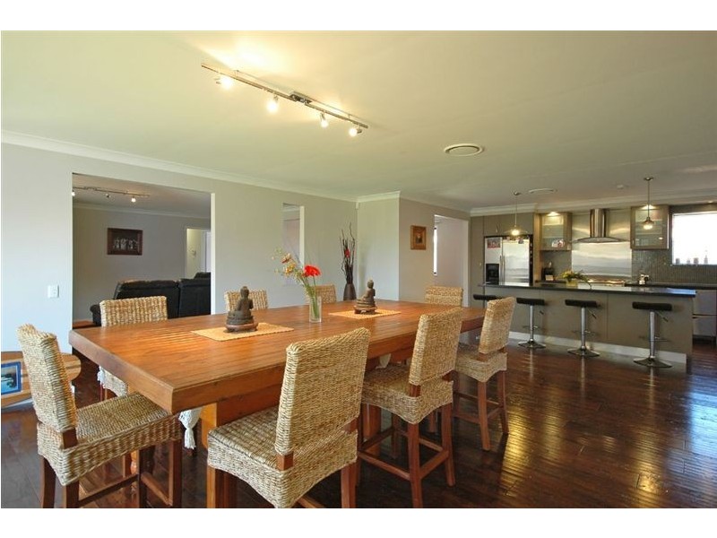 40 Cocos Crescent, Broadbeach Waters QLD 4218