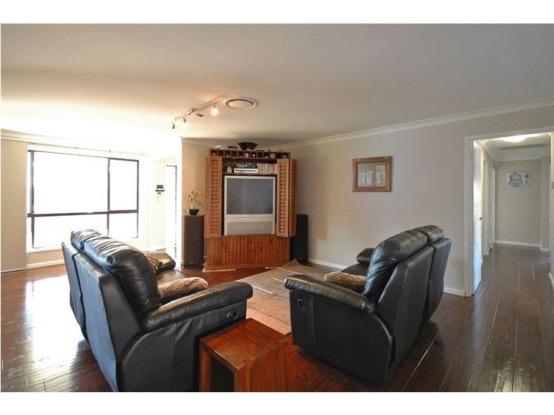 40 Cocos Crescent, Broadbeach Waters QLD 4218