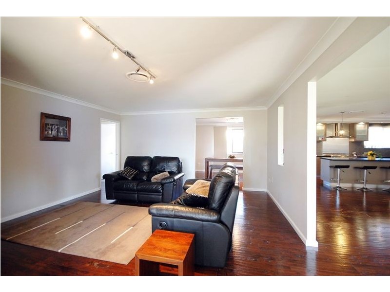 40 Cocos Crescent, Broadbeach Waters QLD 4218
