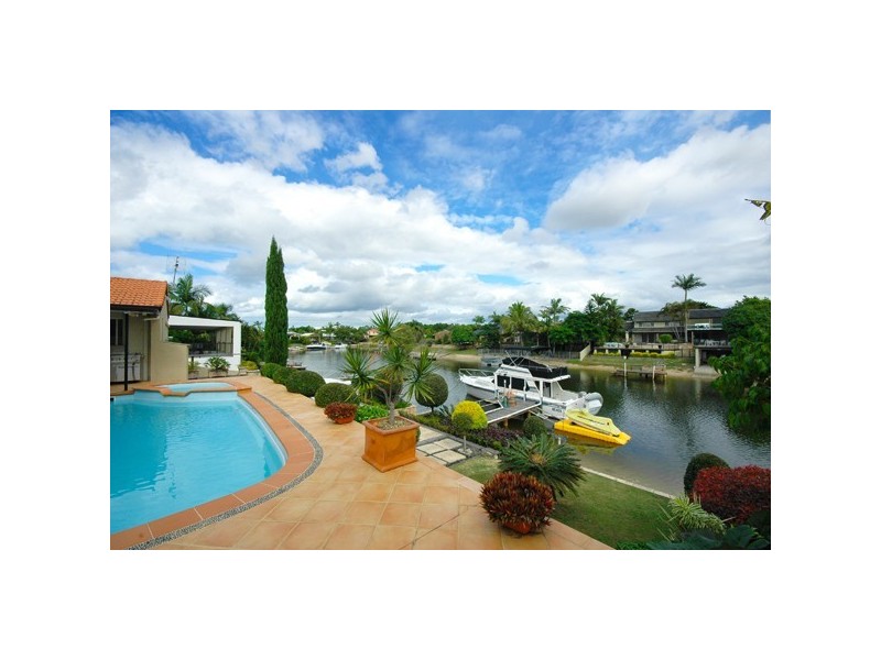 32 Conifer Crescent, Broadbeach Waters QLD 4218